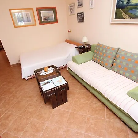 Greta Apartment *